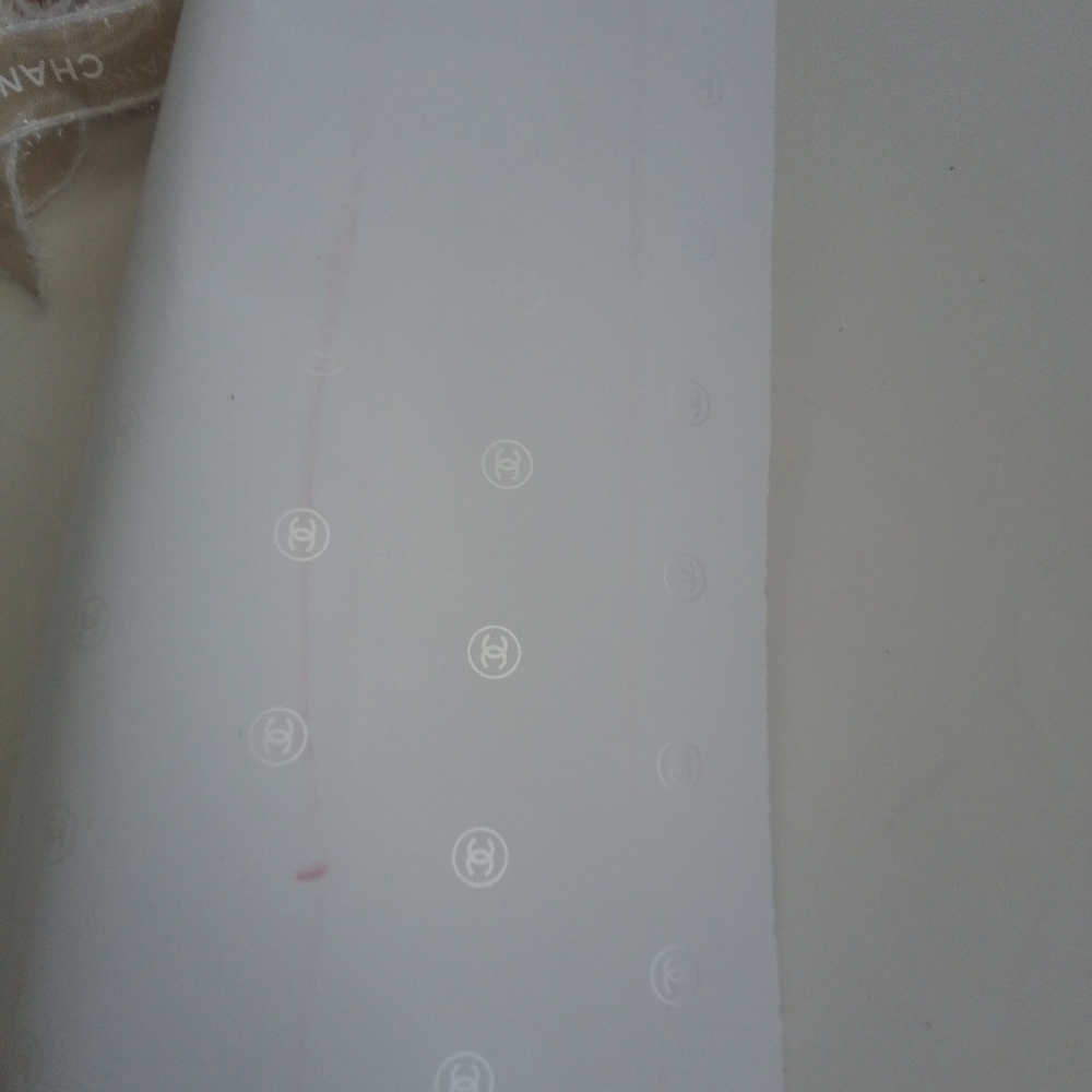 Chanel Logo Wrapping Paper - Picture 3 of 4